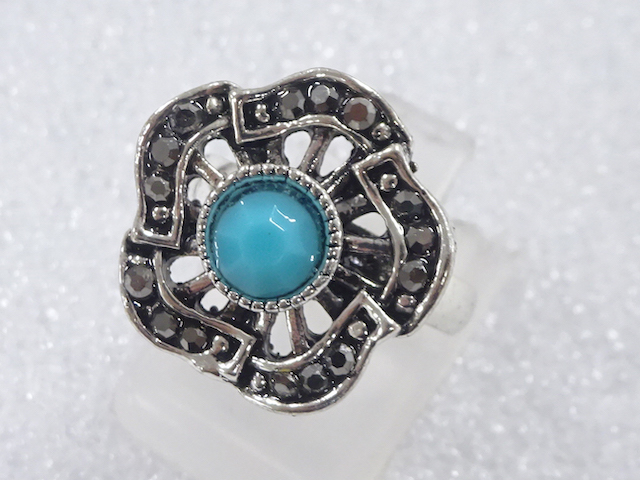 JAPANESE KIMONO / ANTIQUE COLORED STONE RING (SIZE 9)